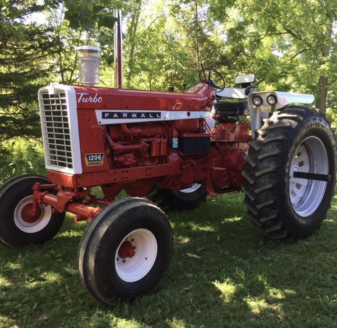 Photo of Unknown Name's vehicle, 1966 International Harvester Farmall 1206